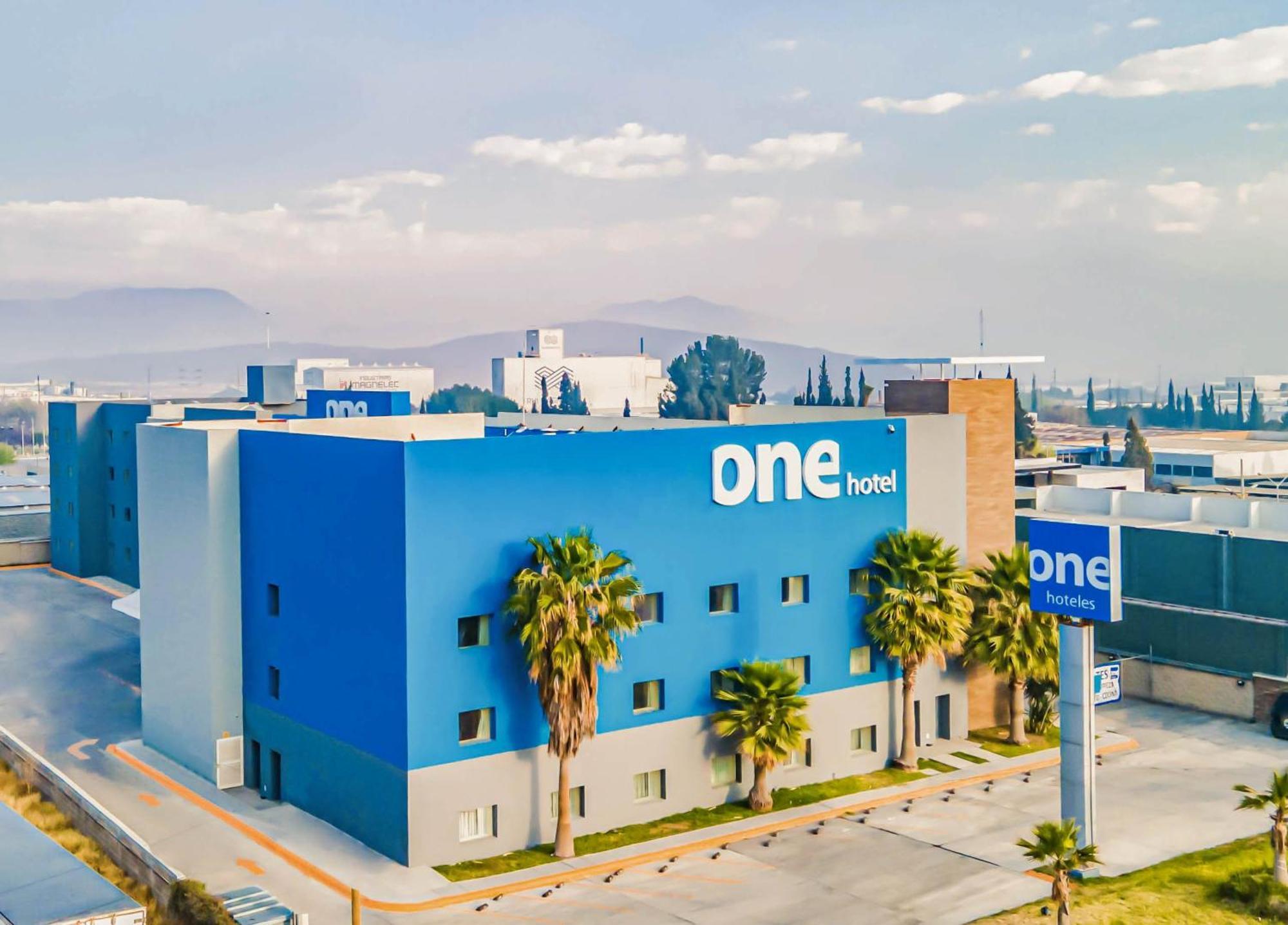 One Saltillo Aeropuerto Экстерьер фото